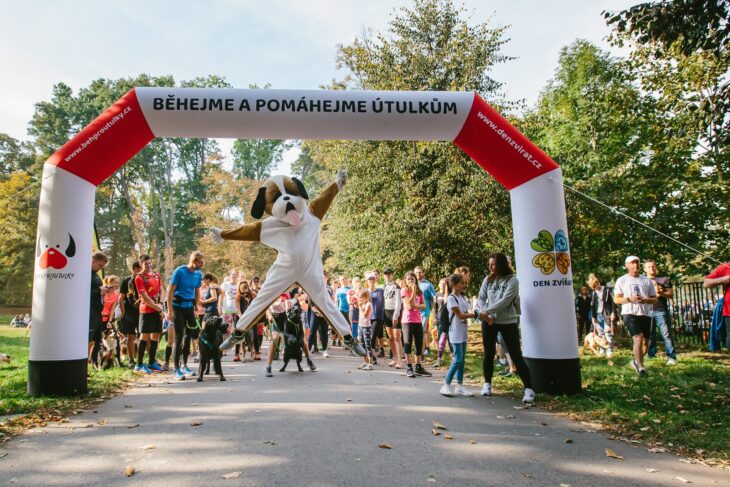 BĚHEJME A POMÁHEJME ÚTULKŮM